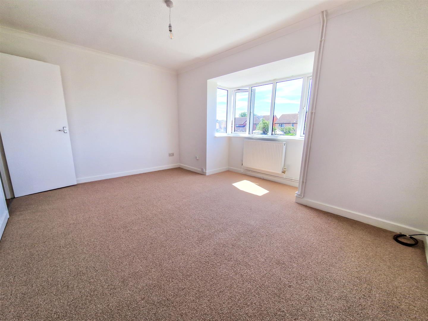 1 bed property in 198 Hillgrounds Road, Beds